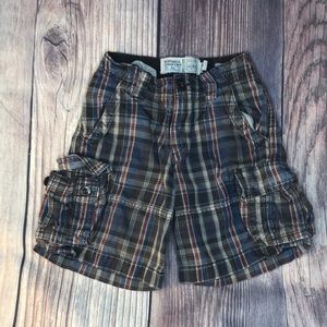 The Children’s Place size 4 plaid cargo shorts